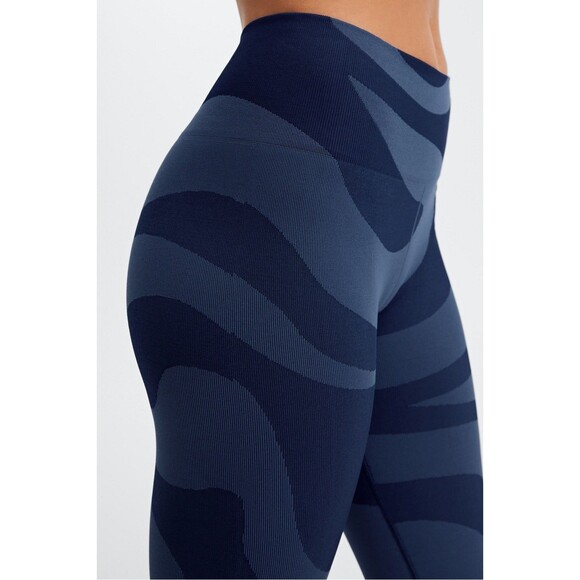 Fabletics Jada Seamless Two Piece Womens Blue Crop Fabletics Yoga Athletic XS - Picture 4 of 11